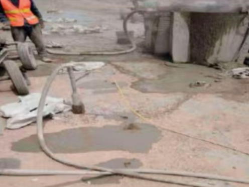 莱城水泥混凝土路面板底注浆技术 路面脱空注浆整治方案